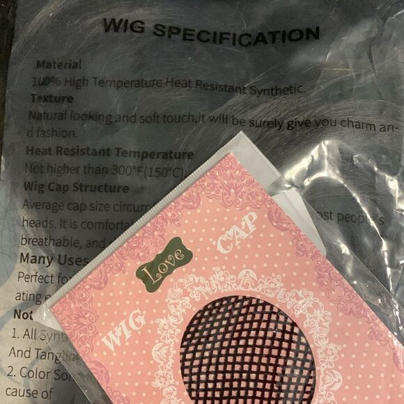 Beautiful Black Heat Resistant Synthetic Wig. Very soft. Feels real - Picture 9 of 13